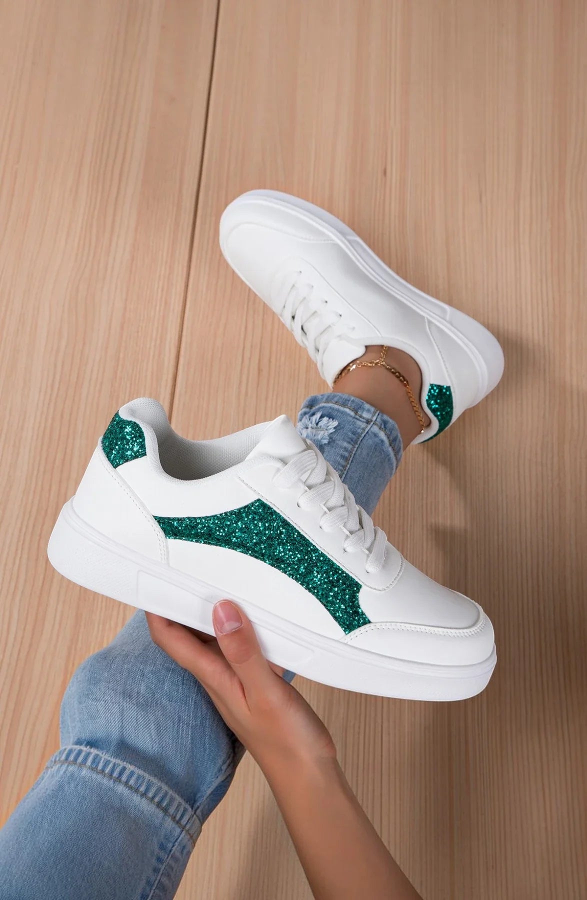 LORVENES Classic White Sneakers featuring clean design, white laces, and comfortable rubber soles for casual wear.