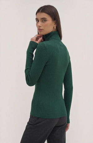 LORVENE Pure Soft Polyester High Neck in black, close-up of the smooth, high-neck fabric design for cozy winter wear