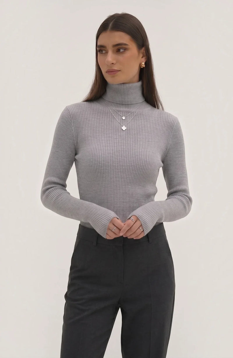 LORVENE Pure Soft Polyester High Neck in a neutral color, close-up of the smooth fabric and high collar style.