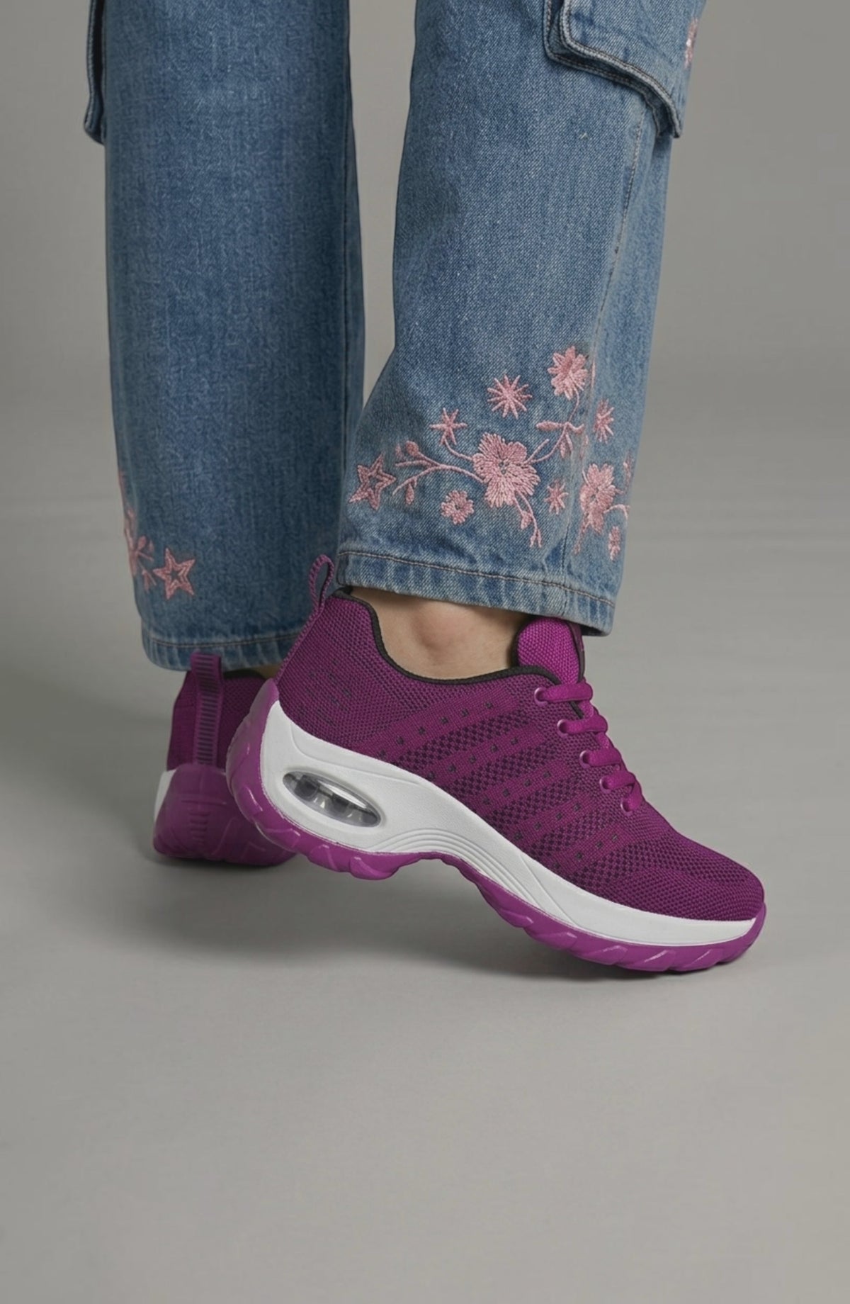 LORVENE Ice Walk Sneakers featuring durable soles and insulated design, shown in a close-up of the top right view.