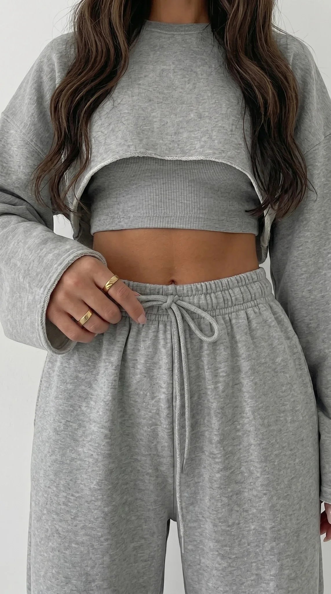 LORVENES women's casual sweater suit with long-sleeved pullover, suspenders, and wide-leg pants, 2023 fashion ensemble.