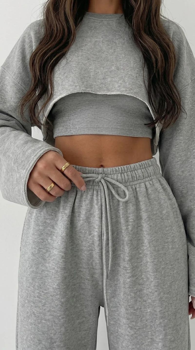 LORVENES women's casual sweater suit with long-sleeved pullover, suspenders, and wide-leg pants, 2023 fashion ensemble.