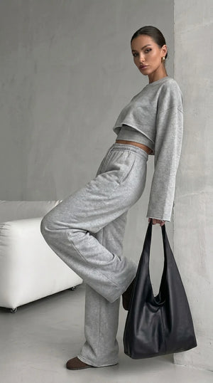 LORVENES casual women's sweater suit with long-sleeved pullover, suspenders, and wide-leg pants, stylish 2023 fashion three-piece set